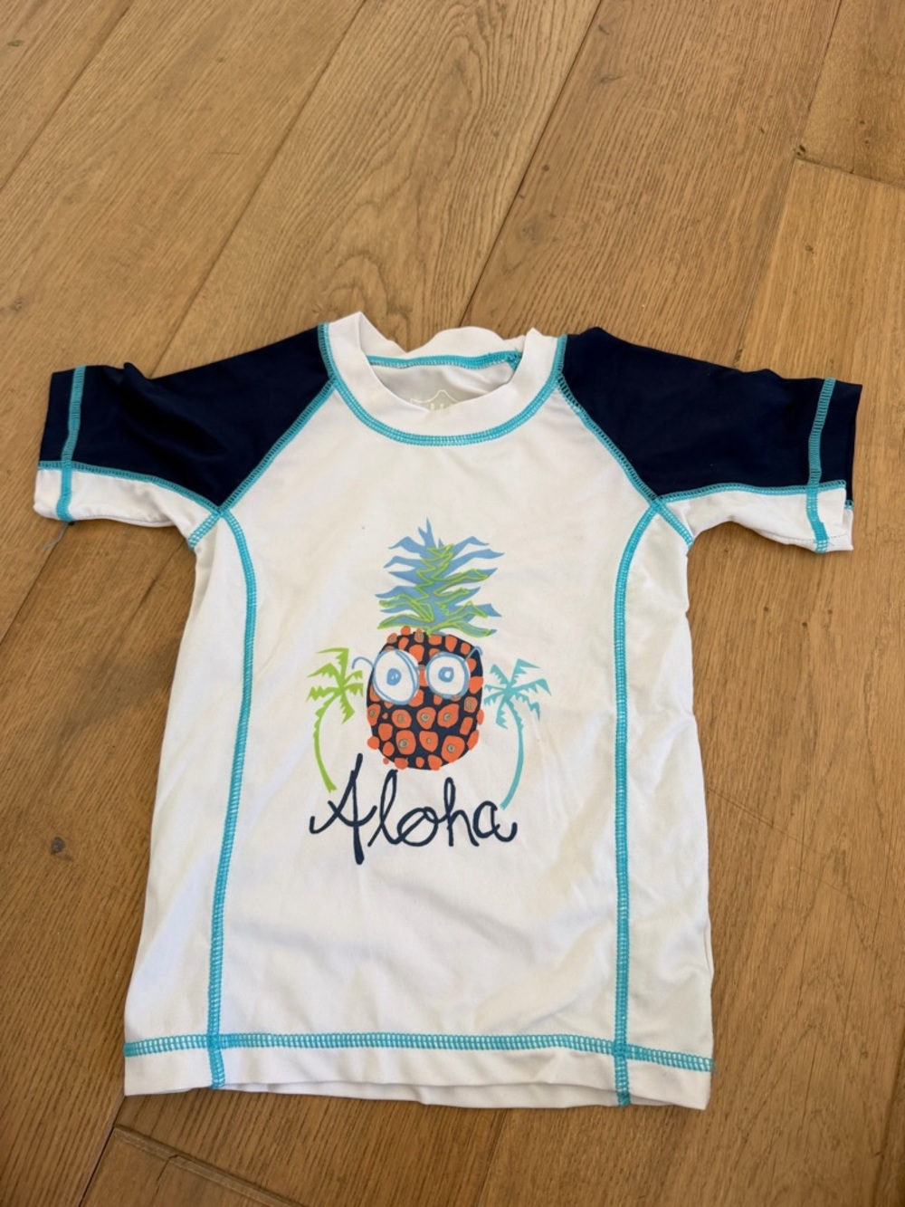 Kids White & Navy Pineapple 'Aloha' Short-Sleeve Rashguard